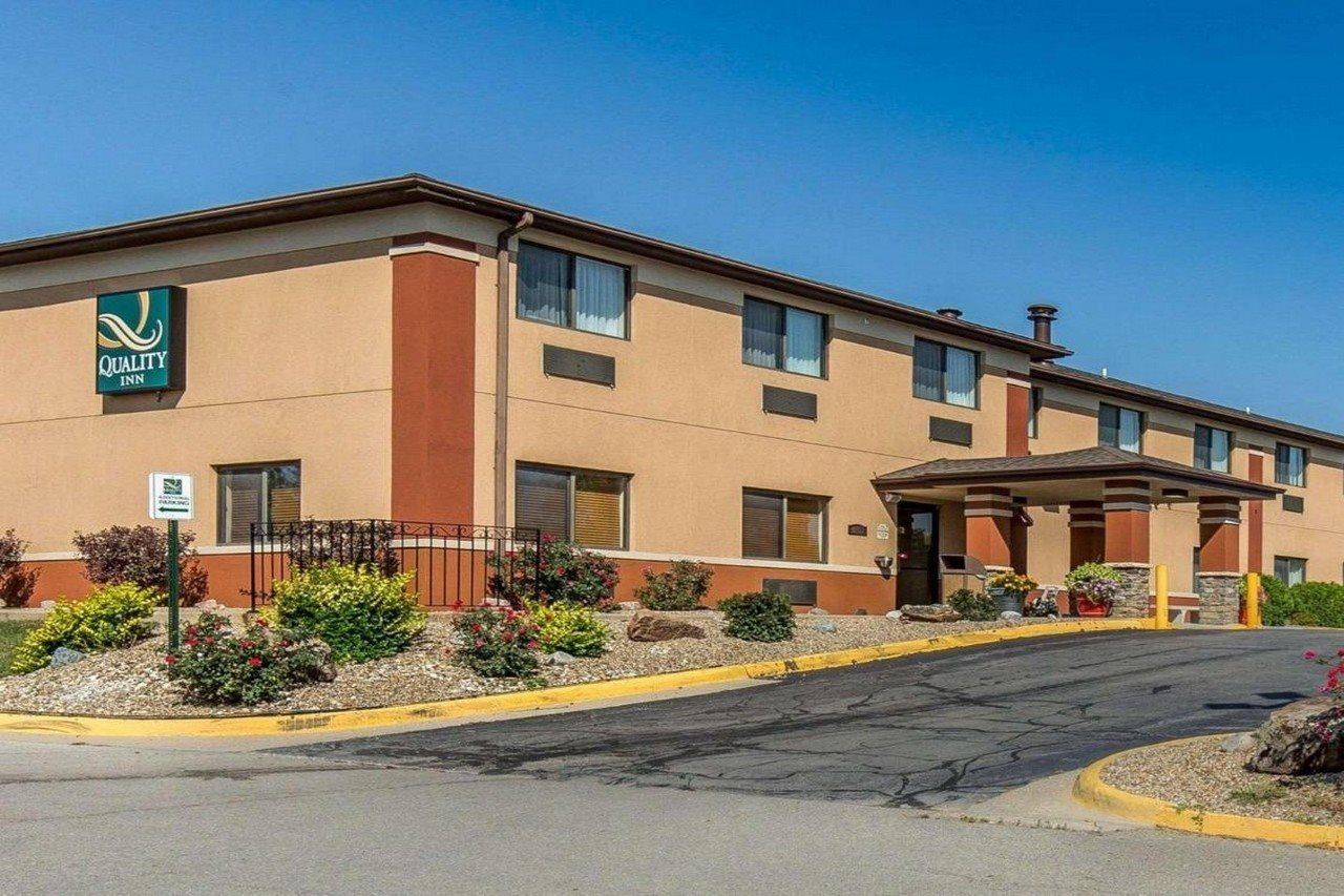 Quality Inn At Collins Road - シーダーラピッズ エクステリア 写真