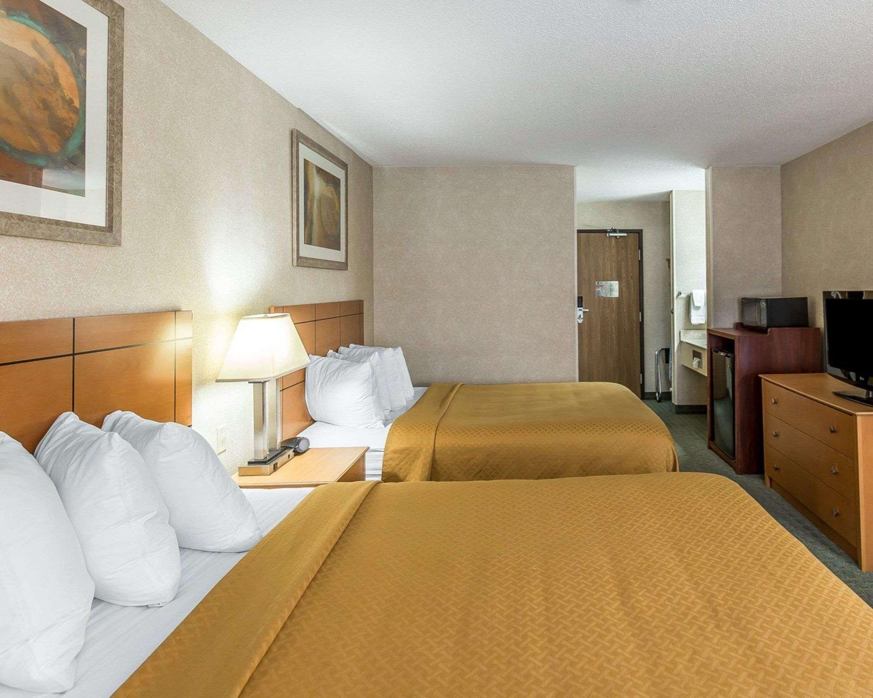 Quality Inn At Collins Road - シーダーラピッズ エクステリア 写真