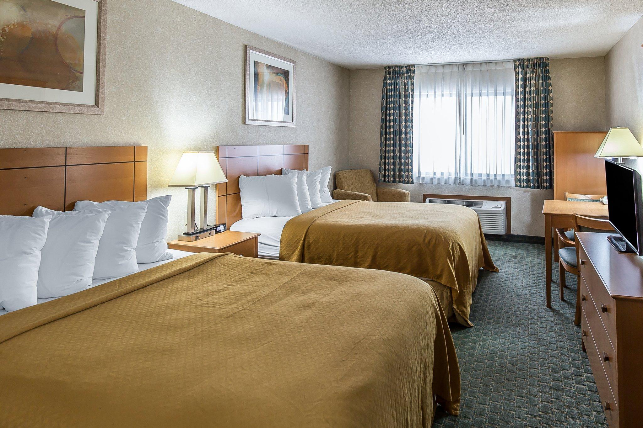 Quality Inn At Collins Road - シーダーラピッズ エクステリア 写真