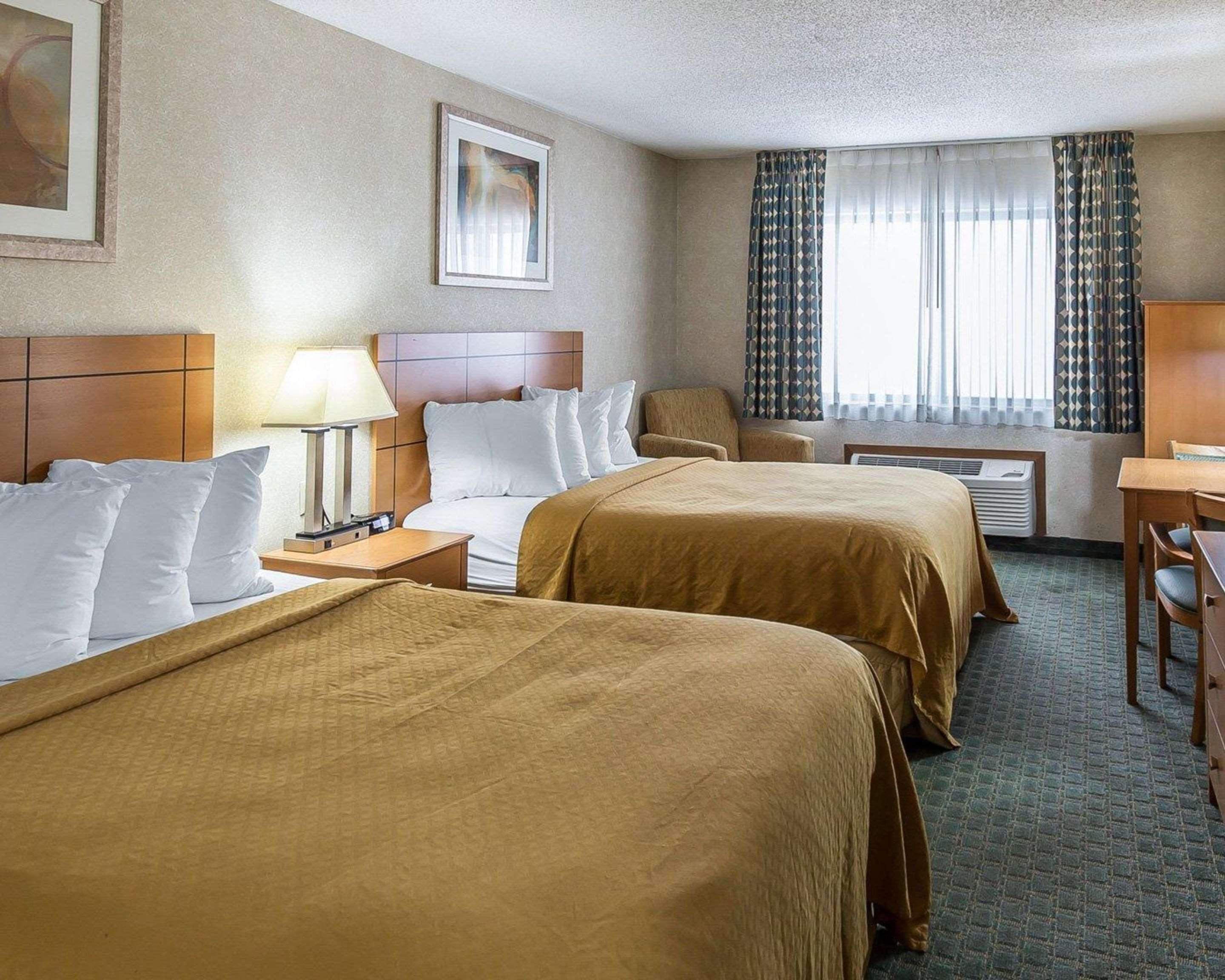 Quality Inn At Collins Road - シーダーラピッズ エクステリア 写真
