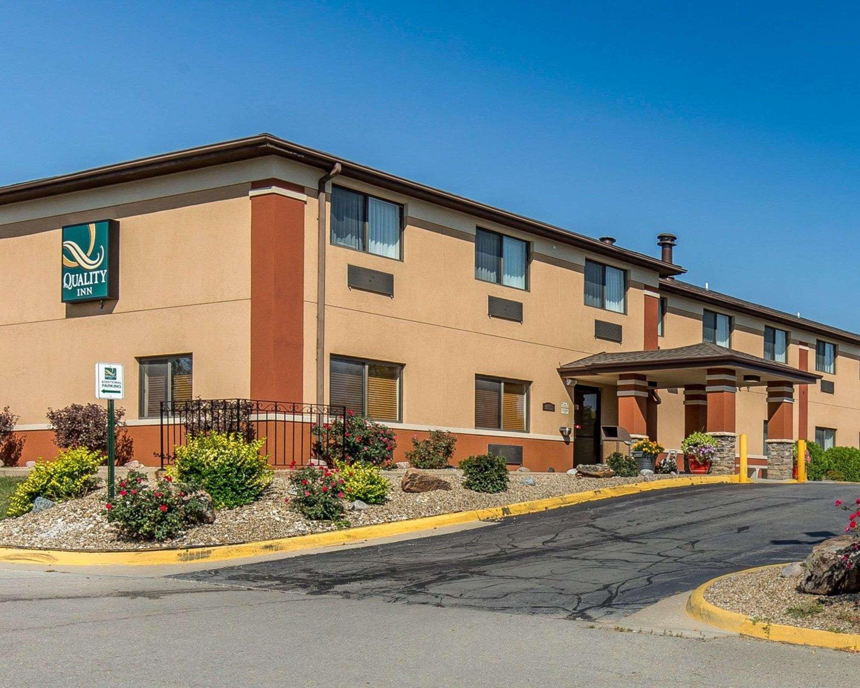 Quality Inn At Collins Road - シーダーラピッズ エクステリア 写真
